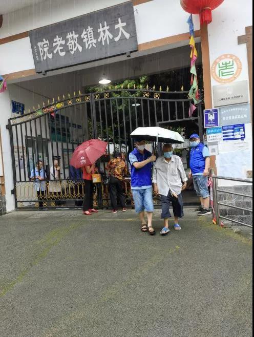 辦好事、解民憂、暖民心，成都公交集團為敬老院老人開行疫苗接種專線(圖3)